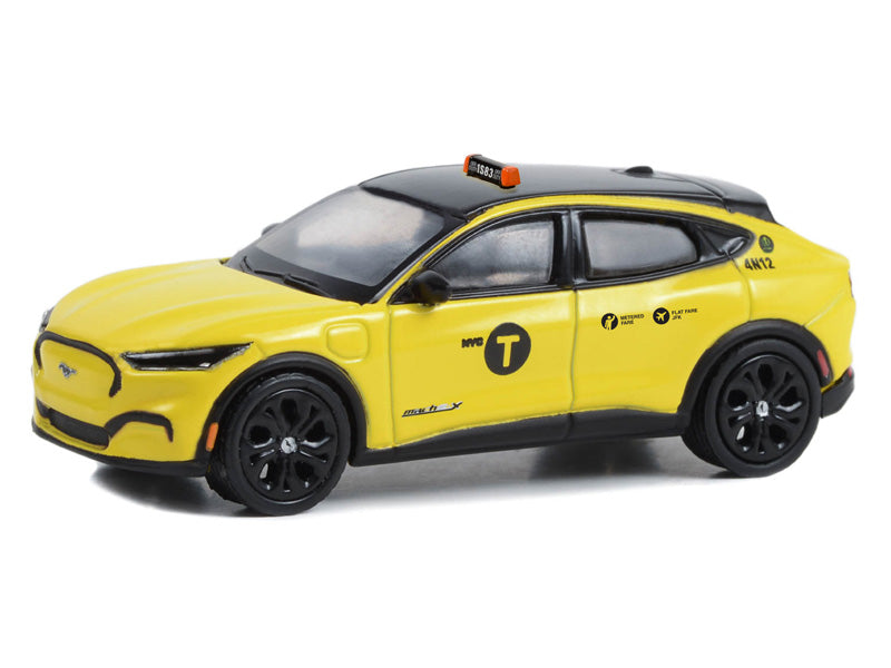 CHASE 2022 Ford Mustang Mach-E California Route 1 - NYC Taxi - (Hobby Exclusive) Diecast 1:64 Scale Model - Greenlight 30430