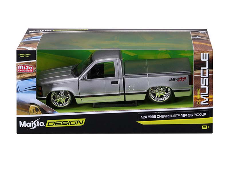 PRE-ORDER 1993 Chevrolet 454 SS Pickup Custom – Silver w/ Grey Two Tone (Maisto Design) Diecast 1:24 Scale Model - Maisto 32550SIL