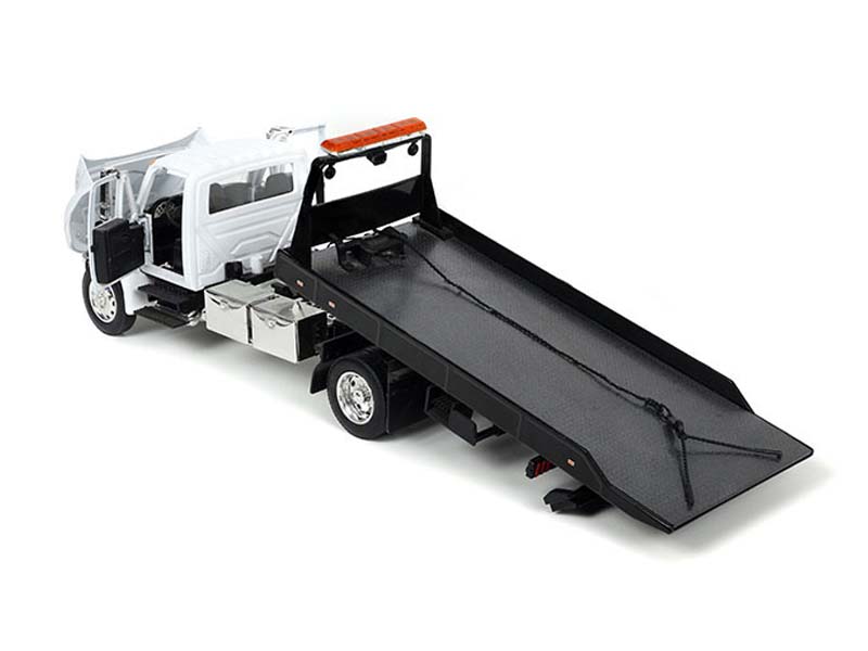 International Durastar 4400 Flatbed Tow Truck - White Diecast 1:24 Scale Model - Jada 34040