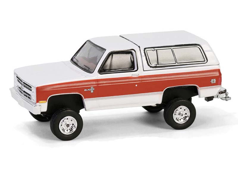 1984 Chevrolet K5 Blazer Silverado Lifted - Frost White & Apple Red (All-Terrain Series 16) Diecast 1:64 Scale Model - Greenlight 35290E