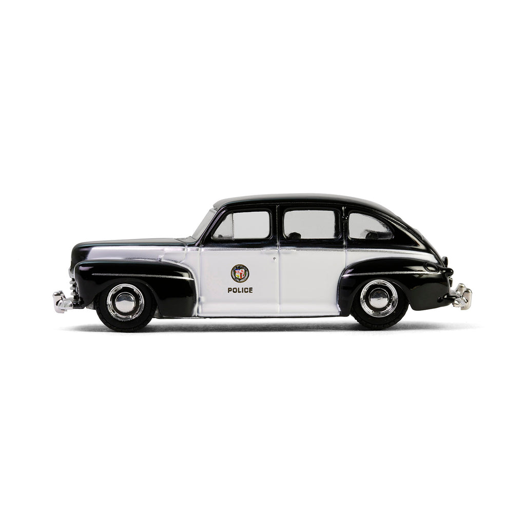 1947 Ford Fordor - Los Angeles Police Department LAPD (Hot Pursuit Series 46) Diecast 1:64 Scale Model - Greenlight 43040A