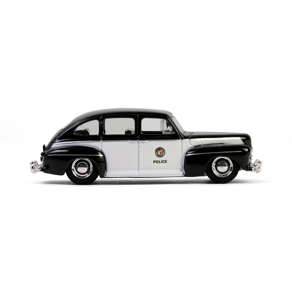 1947 Ford Fordor - Los Angeles Police Department LAPD (Hot Pursuit Series 46) Diecast 1:64 Scale Model - Greenlight 43040A