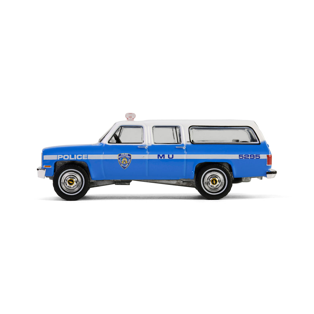 CHASE 1990 Chevrolet Suburban K2500 Scottsdale - New York City Police Department (Hot Pursuit Series 46) Diecast 1:64 Scale Model - Greenlight 43040D