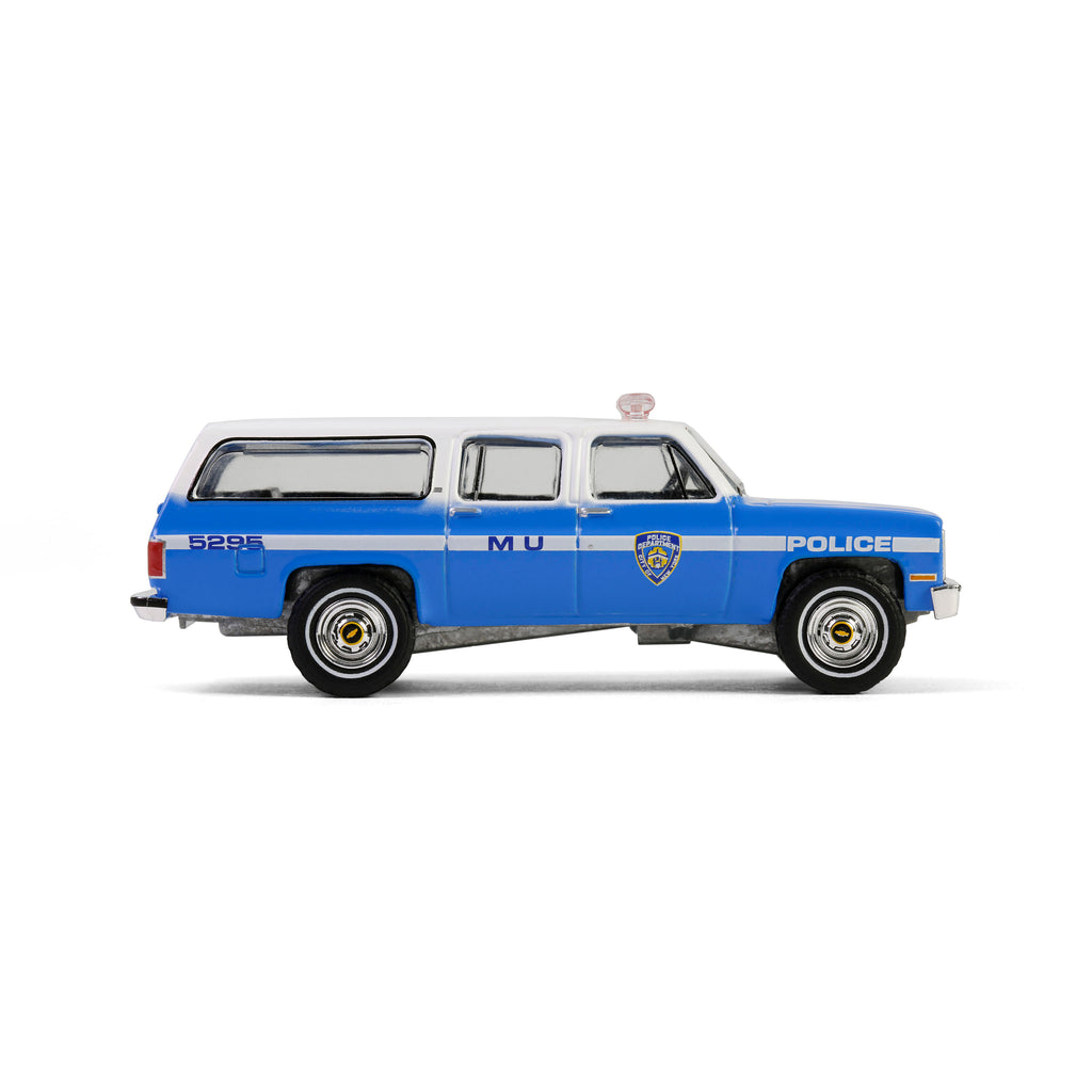 CHASE 1990 Chevrolet Suburban K2500 Scottsdale - New York City Police Department (Hot Pursuit Series 46) Diecast 1:64 Scale Model - Greenlight 43040D