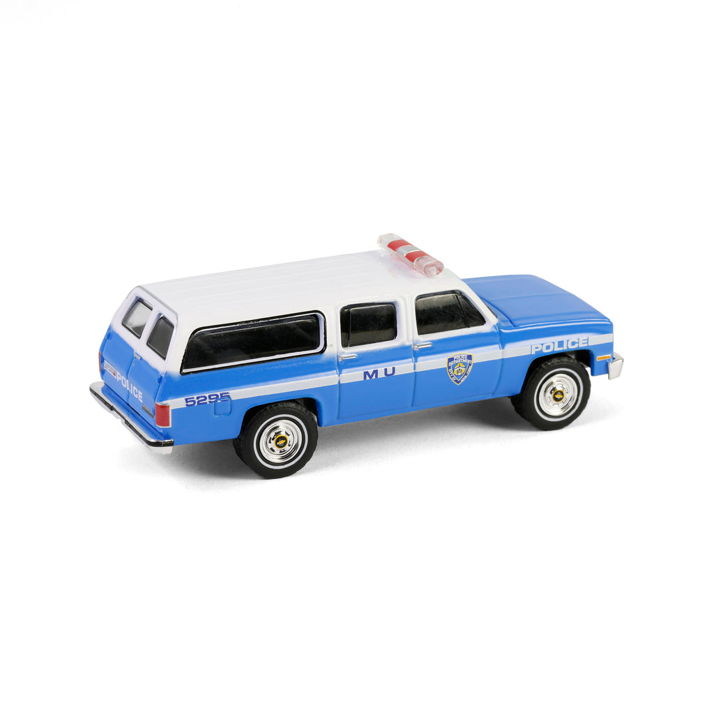 CHASE 1990 Chevrolet Suburban K2500 Scottsdale - New York City Police Department (Hot Pursuit Series 46) Diecast 1:64 Scale Model - Greenlight 43040D