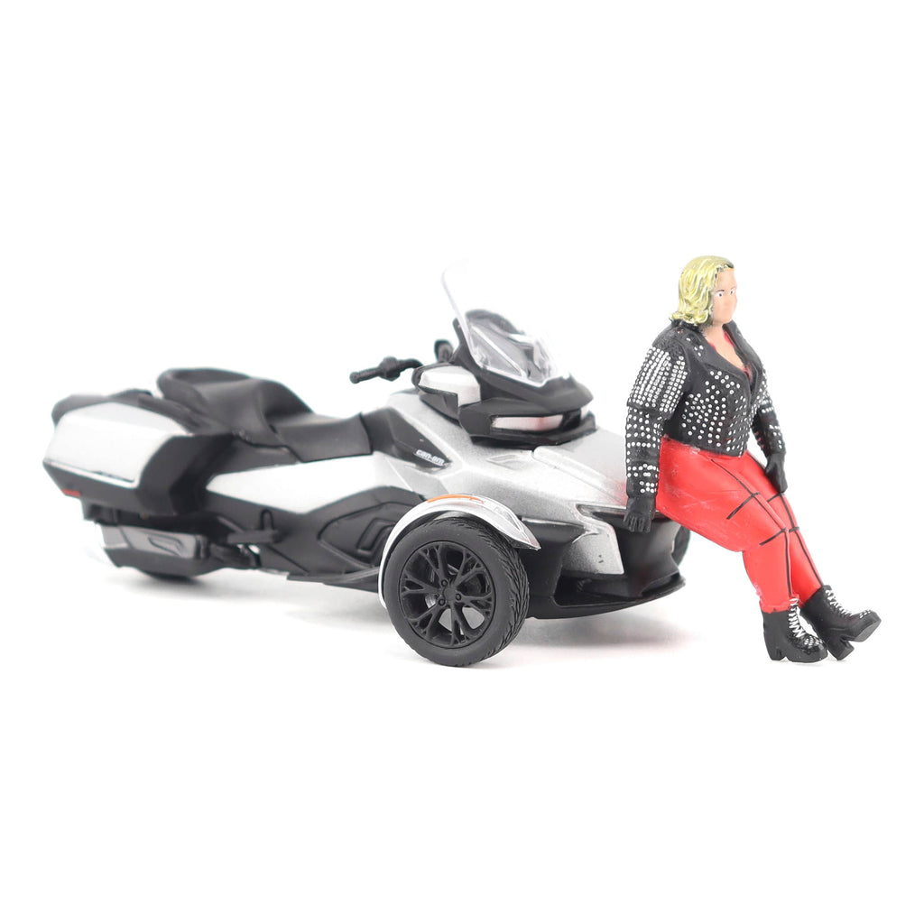 PRE-ORDER Can-Am Spyder RT Hyper Silver Diecast 1:32 Scale Model - Diecast Masters 60016