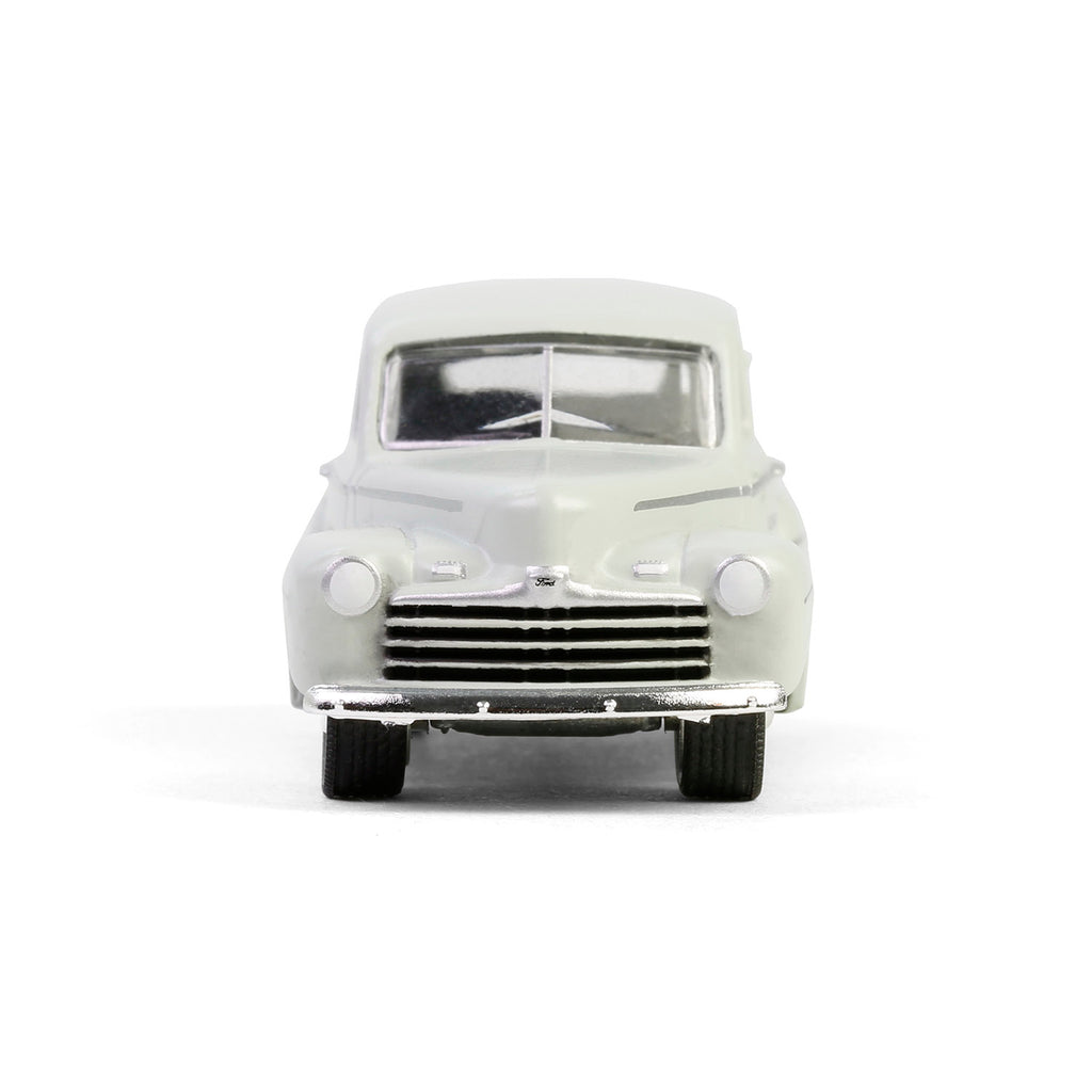 PRE-ORDER 1946 Ford Fordor Super Deluxe (Battalion 64 Series 5) Diecast 1:64 Scale Model - Greenlight 61050C