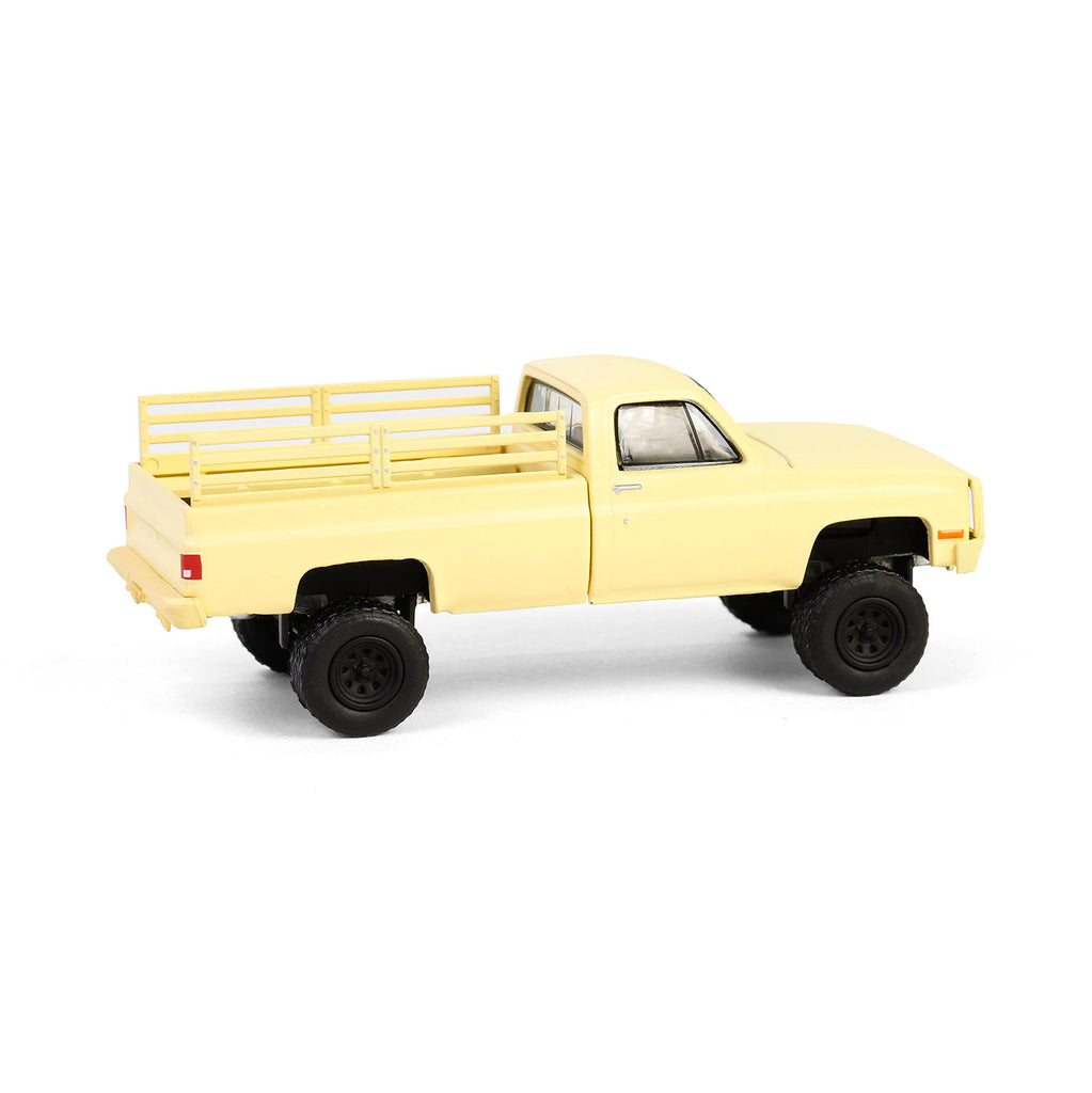 PRE-ORDER 1986 Chevrolet M1008 - Desert Tan (Battalion 64 Series 5) Diecast 1:64 Scale Model - Greenlight 61050F