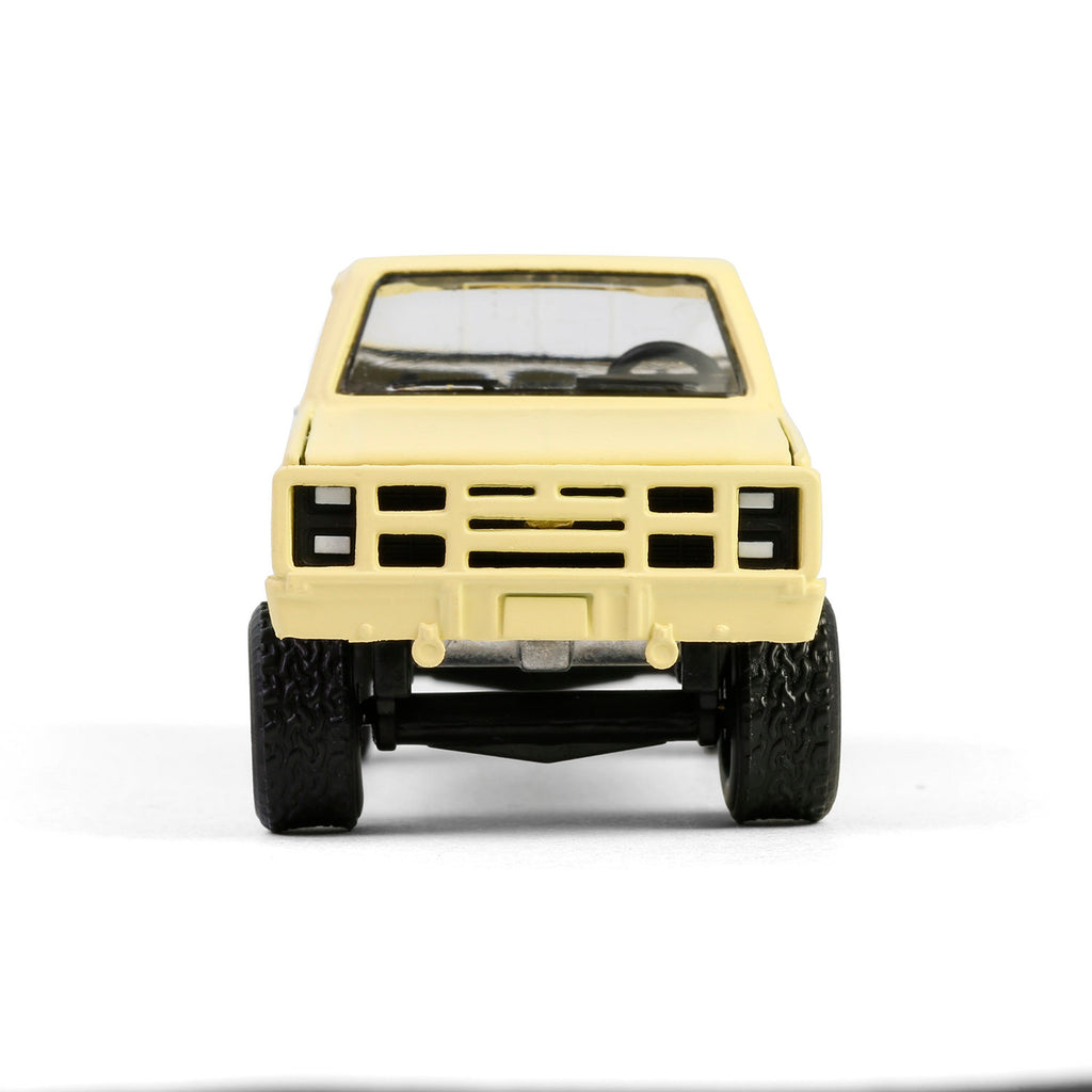 PRE-ORDER 1986 Chevrolet M1008 - Desert Tan (Battalion 64 Series 5) Diecast 1:64 Scale Model - Greenlight 61050F