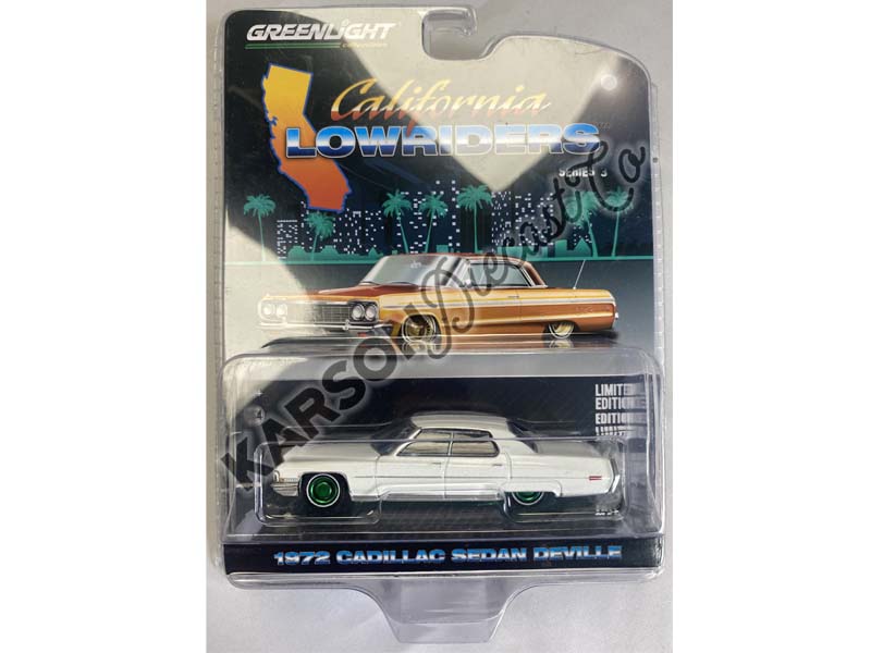 CHASE 1972 Cadillac Sedan deVille - Cotillion White (California Lowriders Series 3) Diecast 1:64 Scale Model - Greenlight 63040D