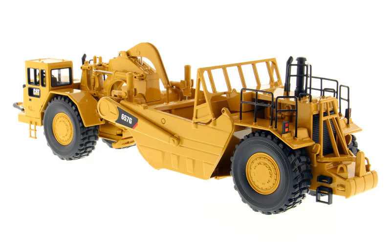 CAT Caterpillar 657G Wheel Tractor Scraper (Core Classics Series) Diecast 1:50 Scale Model - Diecast Masters 85175C