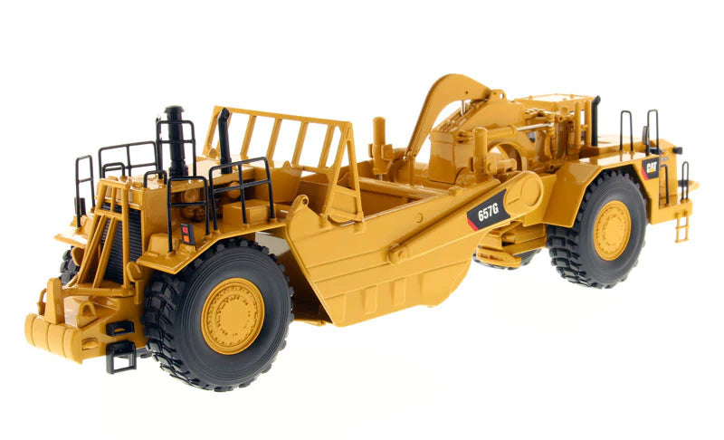 CAT Caterpillar 657G Wheel Tractor Scraper (Core Classics Series) Diecast 1:50 Scale Model - Diecast Masters 85175C