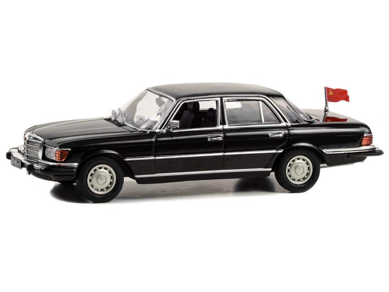 1977 Mercedes-Benz 450 SEL (W116) (Rocky IV) Diecast 1:43 Scale Model - Greenlight 86640