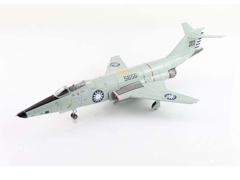 PRE-ORDER McDonnell RF-101A Voodoo 5656 - flown by Lt. Col. Chang Yu-pao 4th TRS ROCAF Diecast 1:72 Scale Model - Hobby Master HA9302