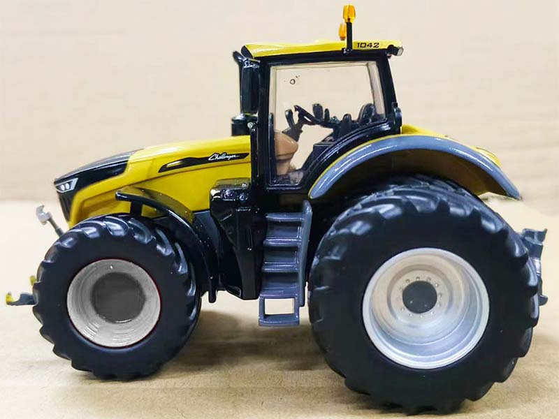PRE-ORDER Challenger 1042 Tractor w/ Rear Dual Tires Diecast 1:64 Scale Model - Spec Cast SCT955