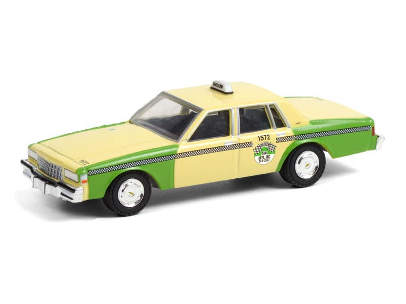 CHASE 1987 Chevrolet Caprice Yellow and Green - Chicago Checker Taxi Affl Inc. (Hobby Exclusive) Diecast 1:64 Model Car - Greenlight 30233