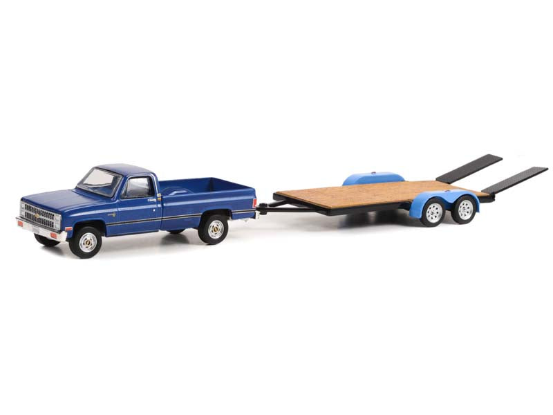 CHASE 1981 Chevrolet C-20 Trailering Special w/ Flatbed Trailer (Hitch & Tow) Series 27 Diecast 1:64 Scale Model - Greenlight 32270B