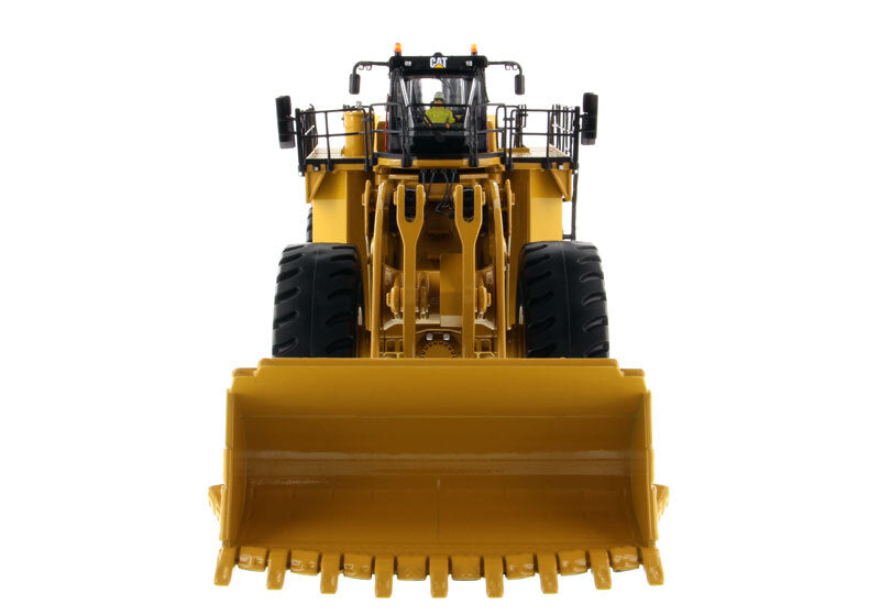 CAT Caterpillar 994K Wheel Loader w/ Rock Bucket & Operator (Core Classic Series) Diecast 1:50 Model - Diecast Masters 85505