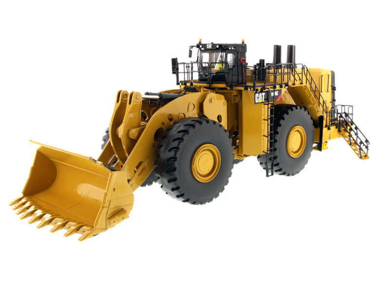 CAT Caterpillar 994K Wheel Loader w/ Rock Bucket & Operator (Core Classic Series) Diecast 1:50 Model - Diecast Masters 85505